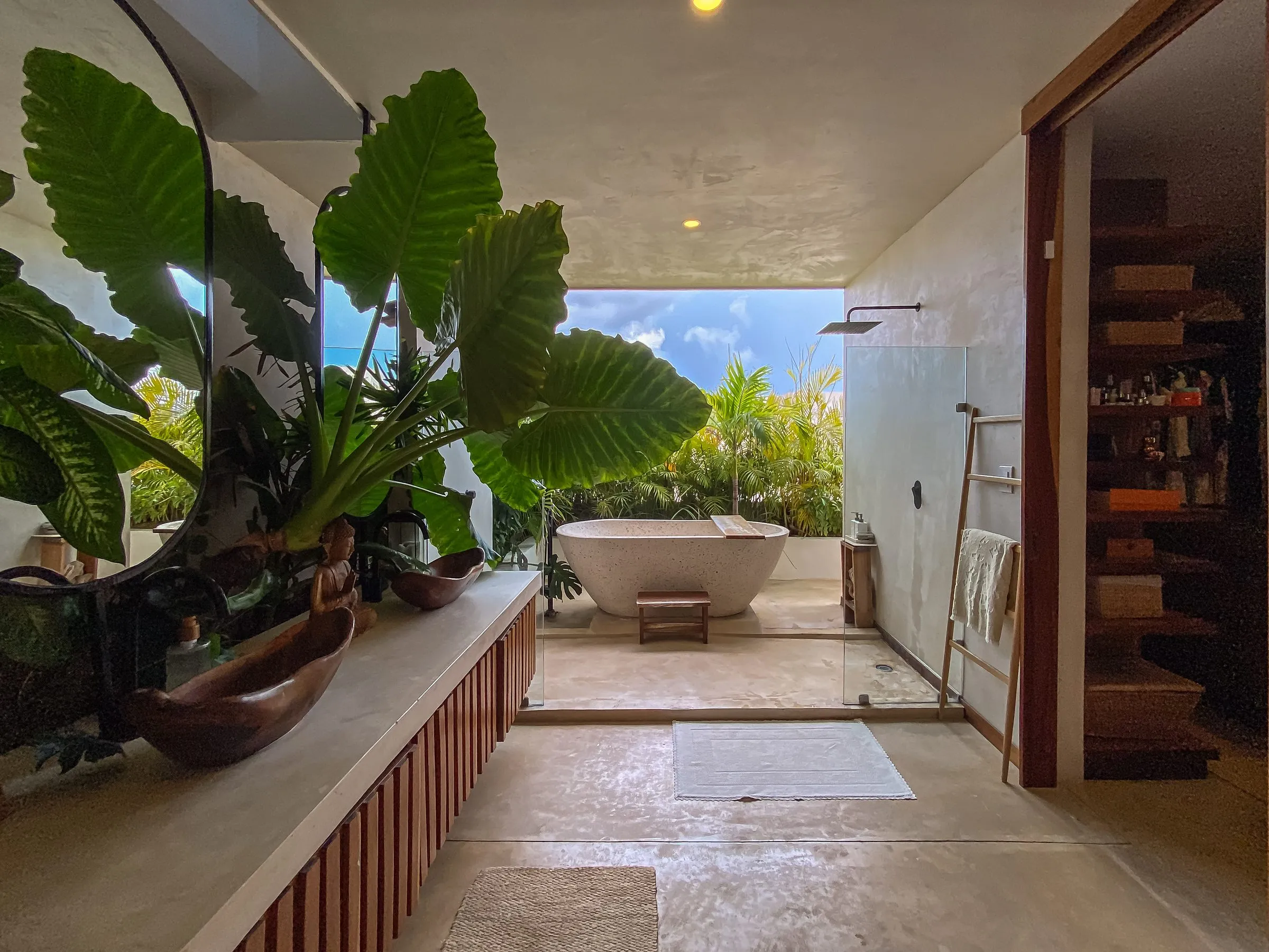Vacation rental outdoor space with plants, tidy and ready for a shoot