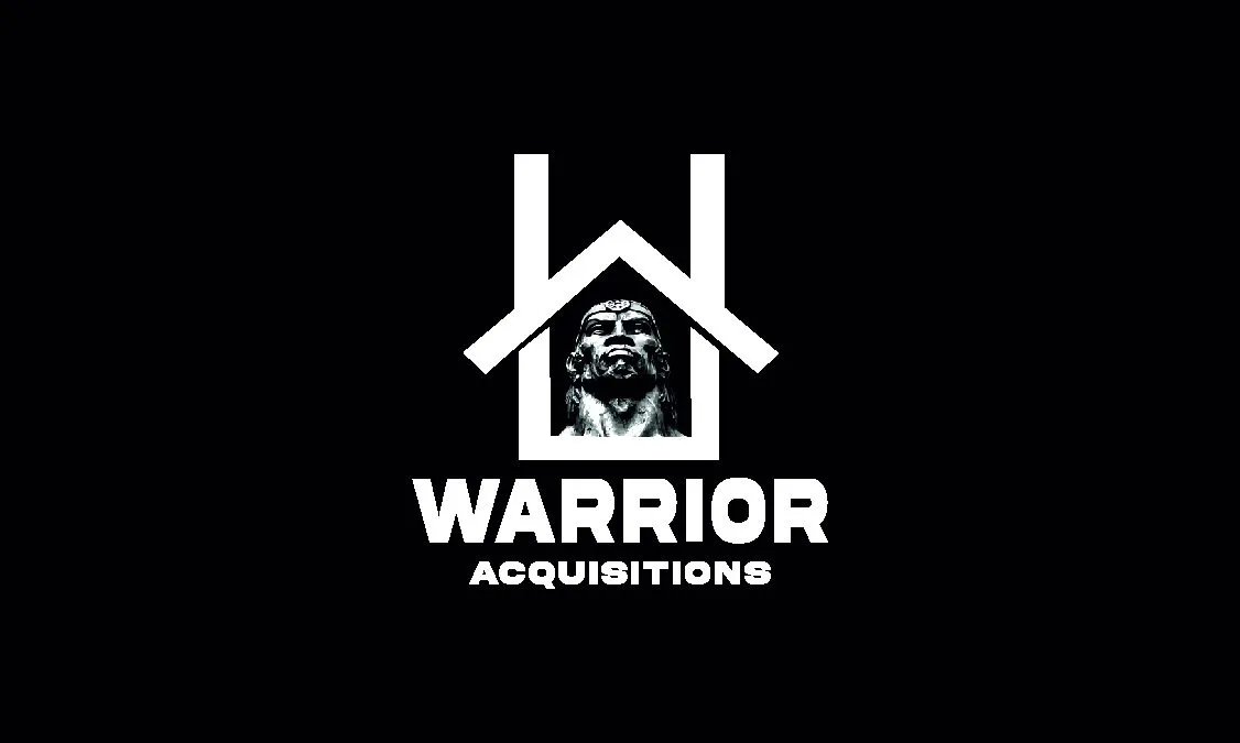 Logotipo de Warrior Acquisitions en blanco sobre fondo negro, con la silueta de una casa formando una W y el busto de un guerrero en el centro.