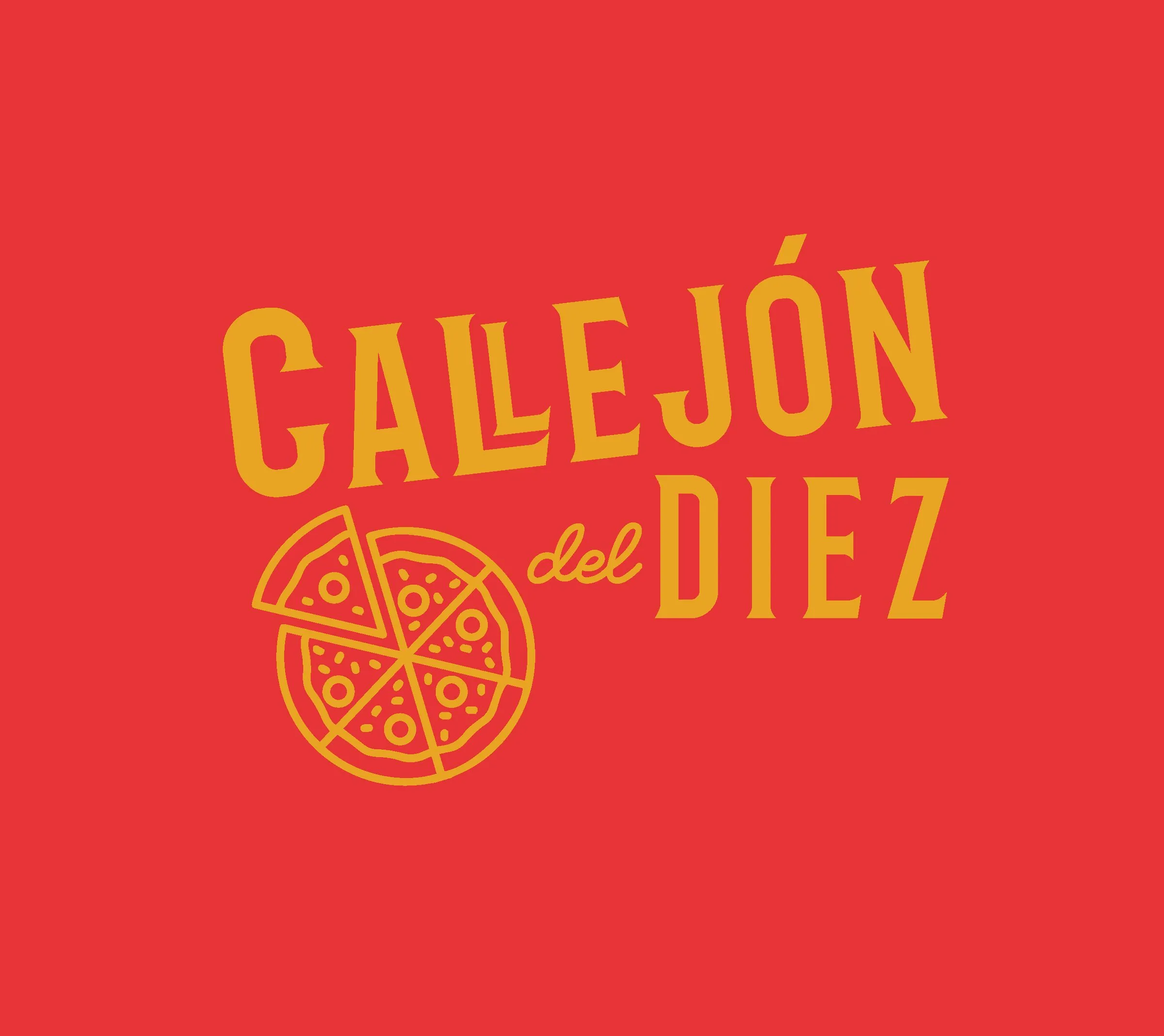 Another color variant of the Callejón del Diez logotype, this time in mustard gold on a red background with the same pizza icon below